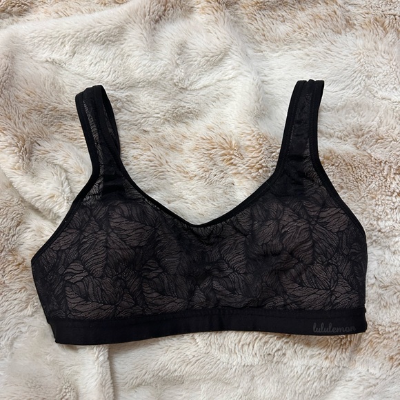 Lululemon Shadow Mesh Bra - size small - Picture 2 of 4